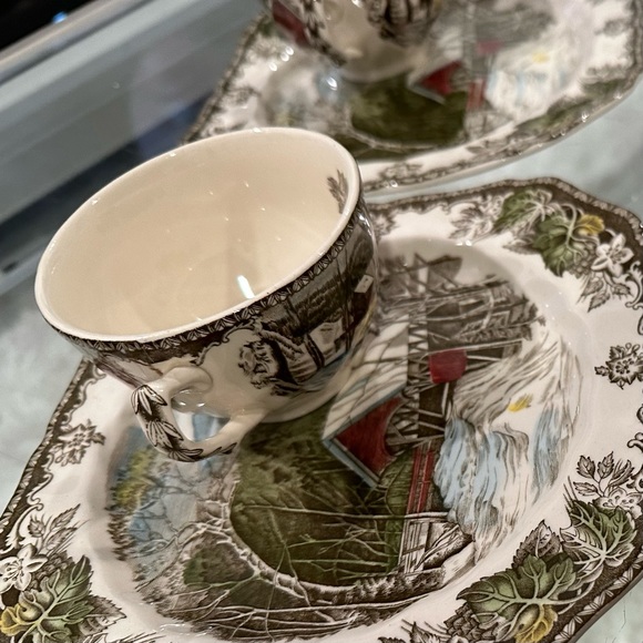 Johnson Brothers The Friendly Village Snack Set Square Plate Cup Covered Bridge - Picture 2 of 11